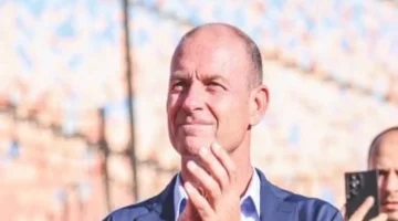 توروب يعبر عن استيائه من أداء الأهلي بعد الهدف الثاني ويؤكد الحاجة لتطوير شامل في الفريق